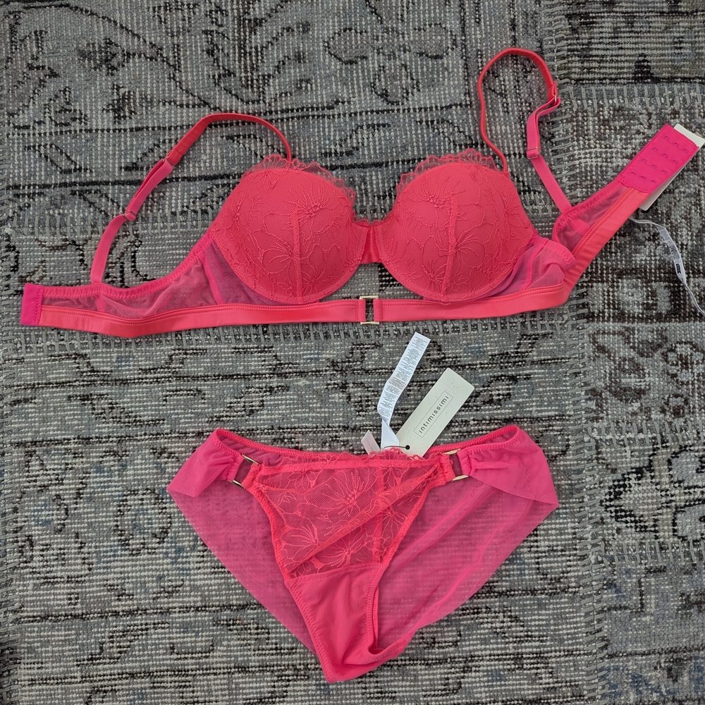 Intimissimi Pink Lace Bra and Panty Set